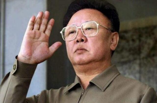 Šiaurės Korėja: mauzoliejuje įkurdinta Kim Jong Ilo jachta