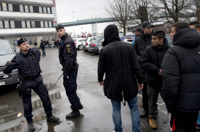 Švedijoje per riaušes dėl  mergaičių nuotraukų sulaikyta beveik 30 paauglių