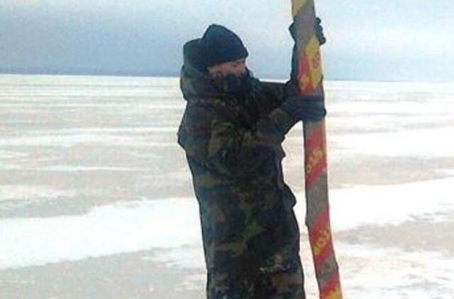 Ant Kuršių marių ledo pastatyti ženklai