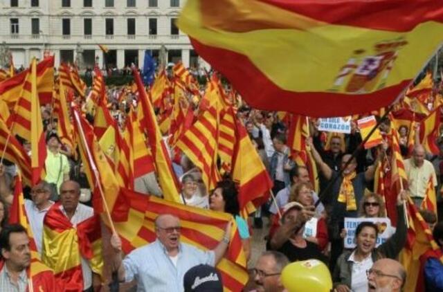 Katalonijos parlamentas balsavo už referendumą dėl atsiskyrimo nuo Ispanijos
