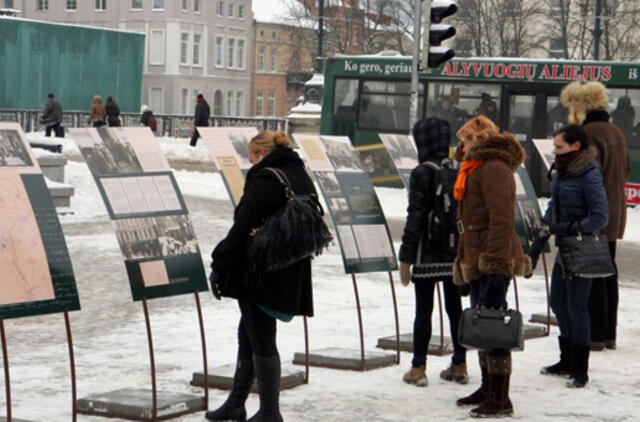 Klaipėdos istoriją praeiviams pasakoja ekspozicija prie „Arkos“