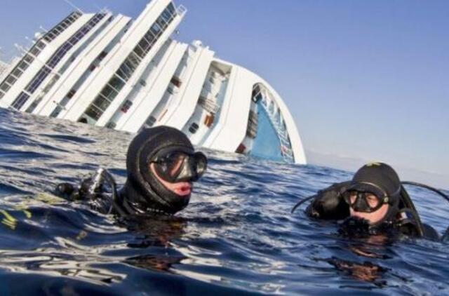 Laivo katastrofą išgyvenusieji Džilijo saloje nelaukiami