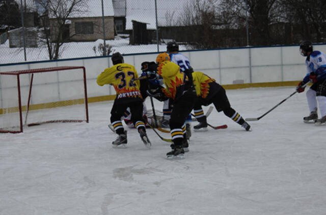 Ledo ritulio čempionate – kovos trijose konferencijose