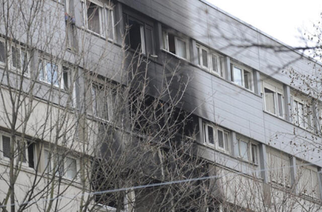 Per gaisrą Paryžiaus priemiestyje penki žmonės žuvo, 13 sužeista
