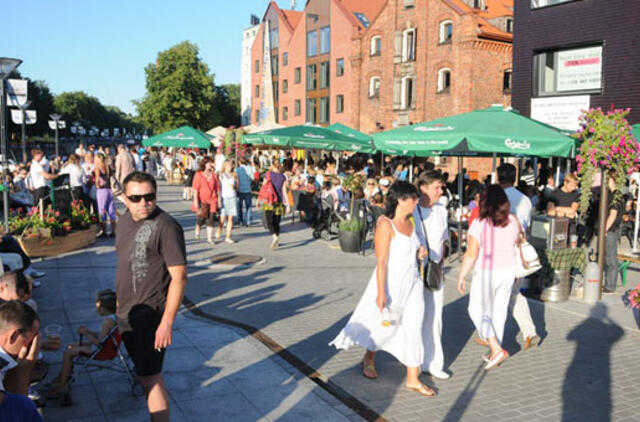 Pėsčiųjų promenada palei Danės upę - su kliūtimis