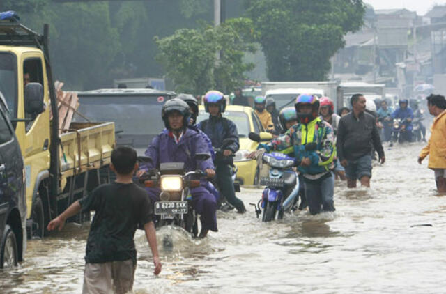 Potvyniai Indonezijoje nusinešė 11 žmonių gyvybių