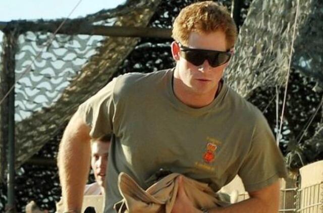 Princas Harry Afganistane nutraukė interviu dėl porcijos ledų? (Video)