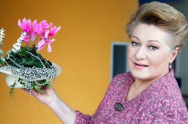 Regina Jokubauskaitė kuria sveikinimų puokštes