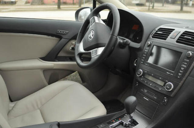 "Toyota" aplenkė "General Motors" pagal pardavimo apimtis