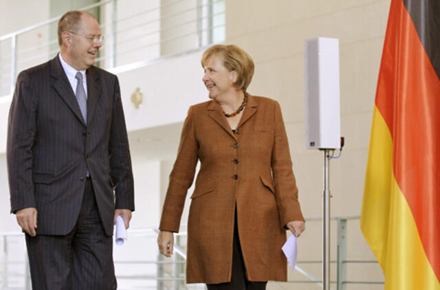 Vokietija: smarkiai krito A. Merkel varžovo reitingai