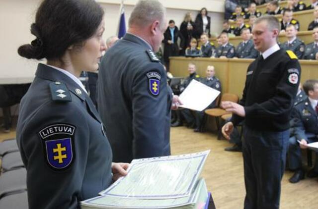 Būsimieji policininkai gavo diplomus (foto)
