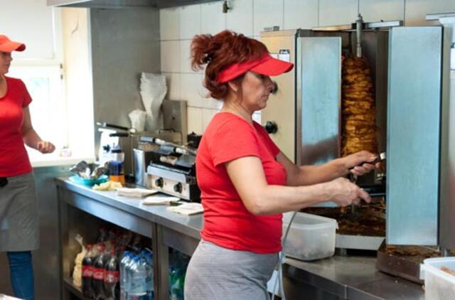 EK: Europoje moterys 59 dienas dirba veltui