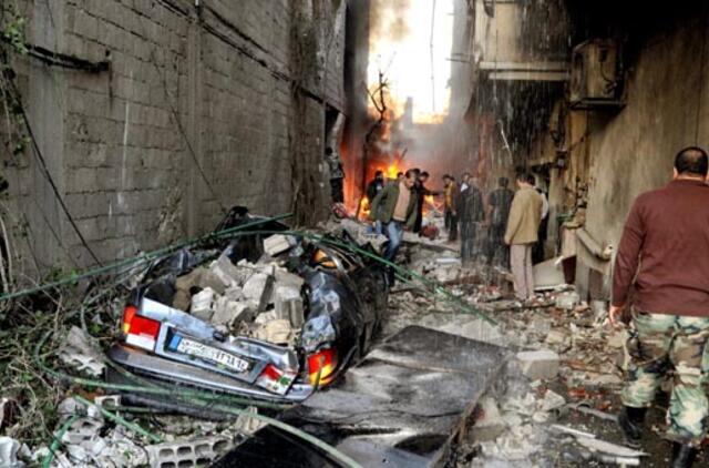 "Human Rights Watch": per Sirijos režimo atakas Alepe žuvo 140 žmonių