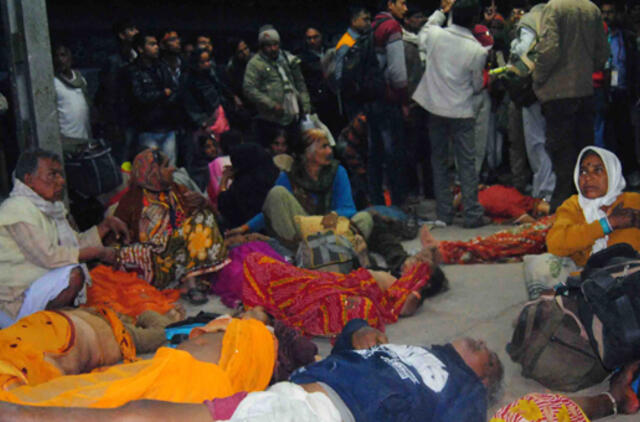 Indijoje per religinę šventę spūstyje žuvo mažiausiai 36 žmonės