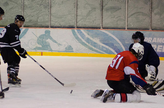 Lietuvos ledo ritulio čempionato kovose prireikė ir baudinių, ir kumščių