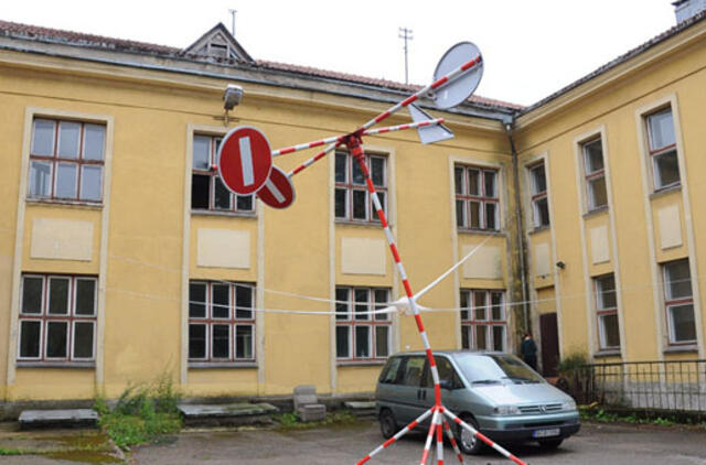 Menininkus išveja dailininkai ir dizaineriai