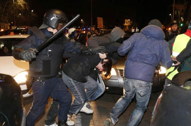 Po demonstracijų Ispanijoje sulaikyti 45 asmenys