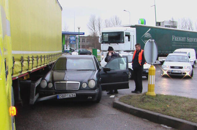 Slovakas nepasigailėjo vietinio "Mercedes-Benz"