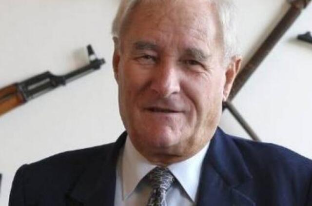 Šnipų romanų autorius, žinantis per daug