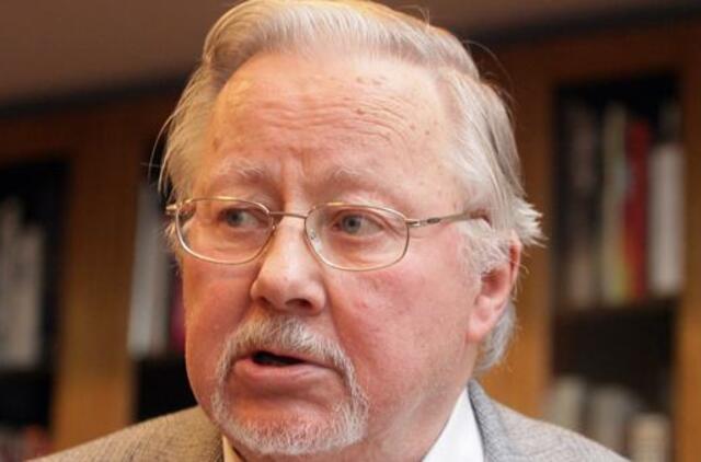 V. Landsbergis: su dvikalbiais vietovardžiais gali ateiti ir kirilica