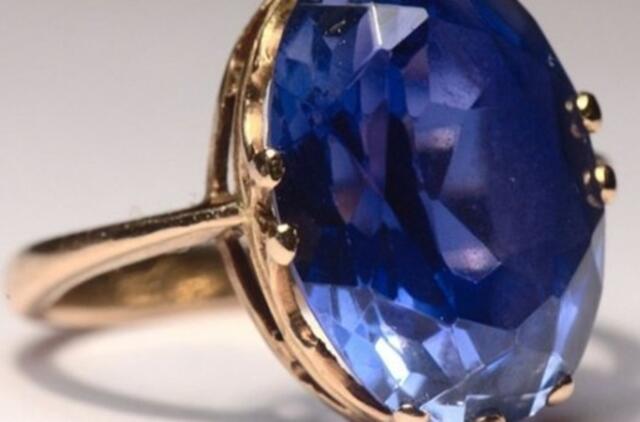 2013 m. pasirodys pirmieji išmanieji telefonai su safyro ekranais