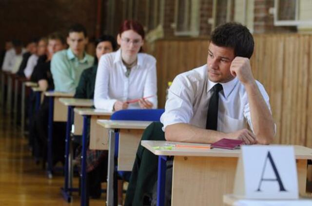 Abiturientai pasirinko brandos egzaminus – daugėja laikančiųjų informacinių technologijų, gamtos mokslų egzaminus