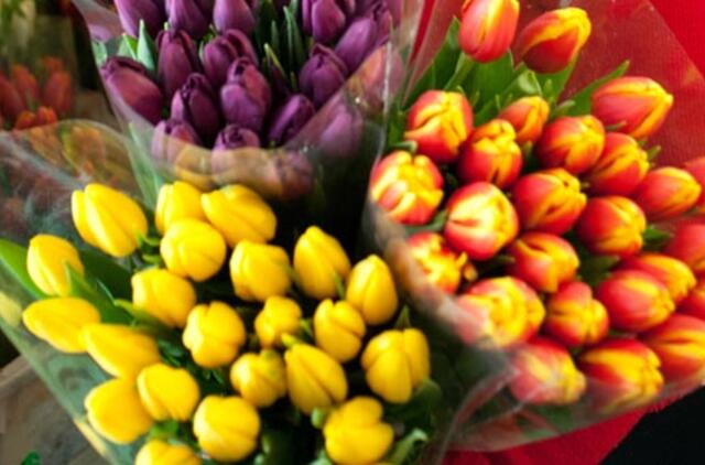 Ką pasakoja gėlių puokštė