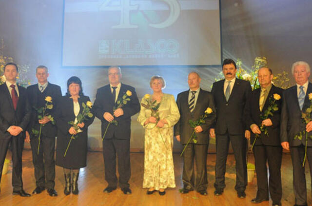 Kodėl vienoje bendrovėje išdirbama net 45 metus