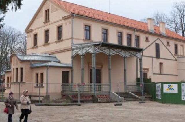 Kurhauzo remontas: skubus ir be Jackų