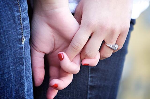 Lesbiečių pora pasisavino lietuvės vaiką