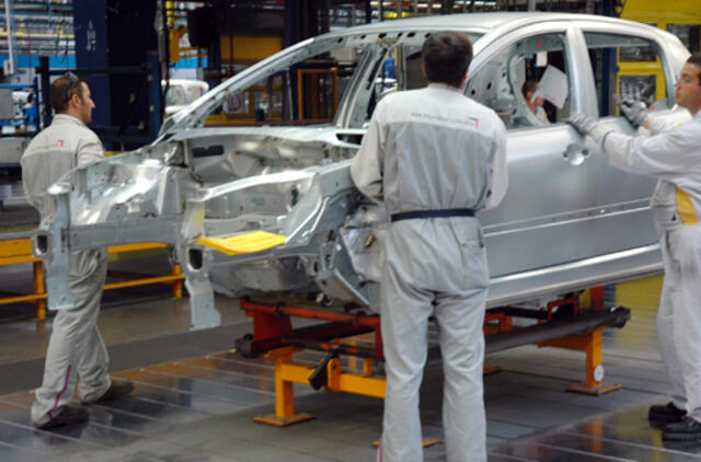 "Peugeot" išlaidų mažinimą palaiko daugelis profesinių sąjungų