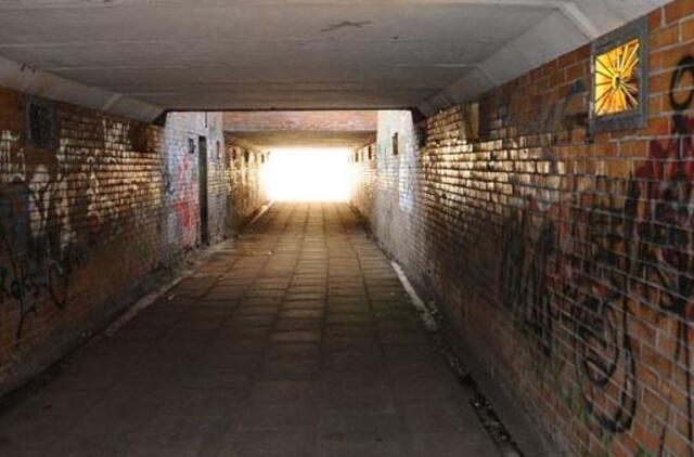 Požeminėje perėjoje - daugybiniai dantų lūžiai