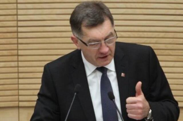 Premjeras neatmeta, kad ministras turės susimokėti už valdišką transportą