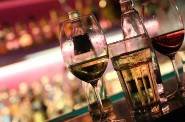 Bendros alkoholio vartojimo tendencijos lieka panašios, tik sumažėjo girtaujančių 