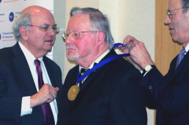 Vytauto Landsbergio apdovanojimo ceremonijoje akcentuotas indėlis į pergalę prieš komunizmą