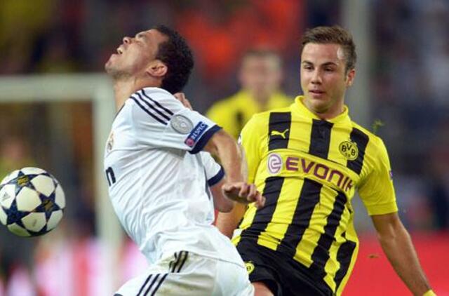 "Borussia" su fantastiškai sužaidusiu Robertu Lewandowskiu pastatė "Real" į vietą