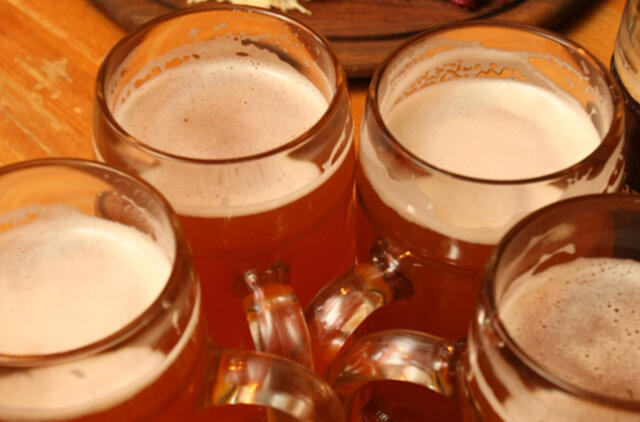 Bus galima pilstyti alų į didesnę negu vieno litro stiklinę ar keraminę tarą