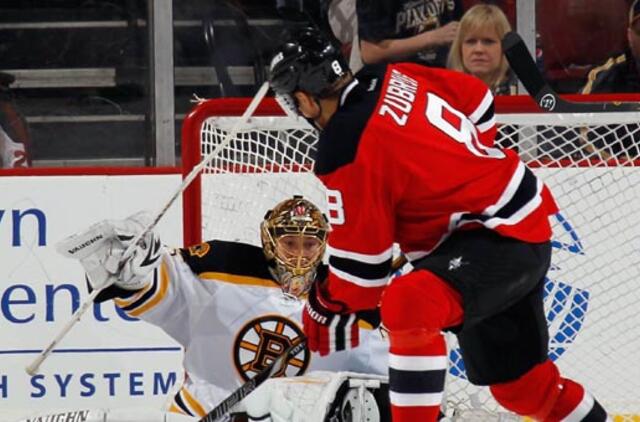 Dainius Zubrus atliko rezultatyvų perdavimą, "Devils" pralaimėjo aštuntąjį kartą iš eilės