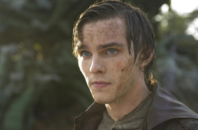 Filmo „Džekas milžinų nugalėtojas“ aktorius Nicholas Houltas graibstyte graibstomas – jis filmuosis su Charlize Theron