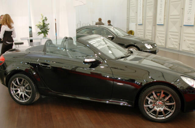 Lietuvos naujų automobilių rinkoje tęsiasi nuosmukis