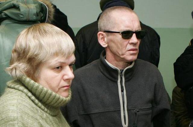 Mirusio sirgaliaus vardas netyla teismuose