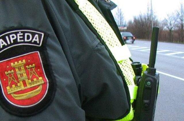 Nedidelį kyšį paėmusiam patruliui - tūkstantinė bauda