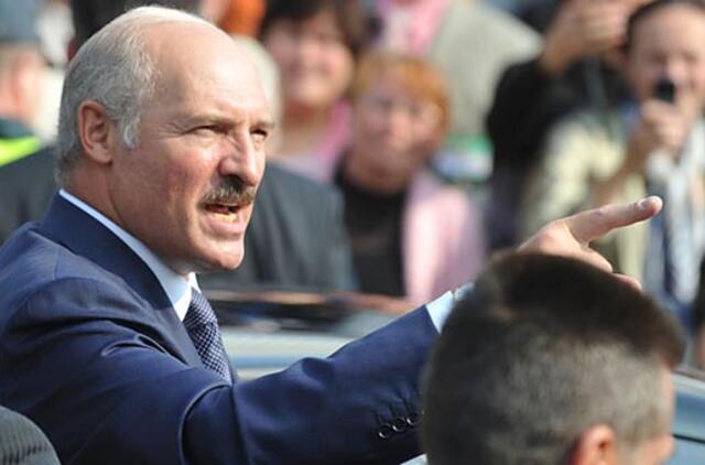 Pasak Aleksandro Lukašenkos, pasieniečiai panaudos ginklus, jei vėl bus mėginama prasiveržti per sieną