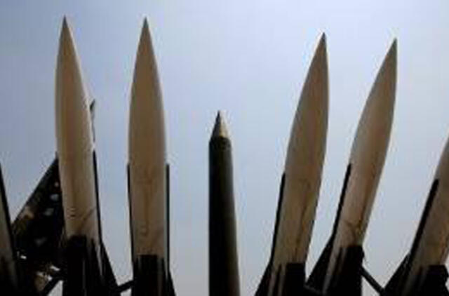 Pietų Korėja sustiprino žvalgybos budrumą Pchenjanui ruošiantis raketos bandymui