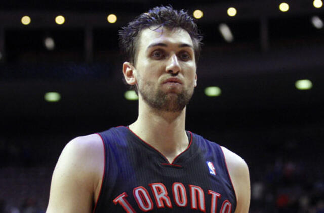 „Raptors“ toliau bandys iškeisti Andrea Bargnani