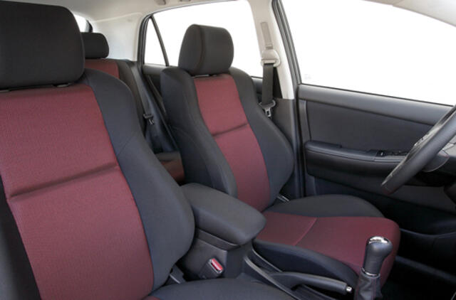 "Toyota", "Honda" ir "Nissan" atšaukia beveik 3 mln. automobilių