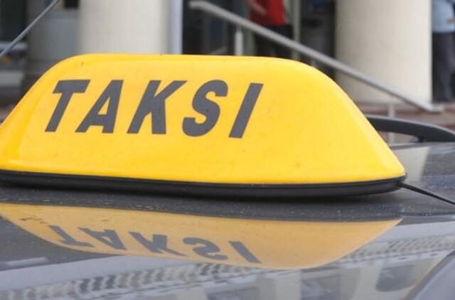 Bendrovės vadovui už 15 taksistų „nelegalų" - 45 tūkst. litų bauda