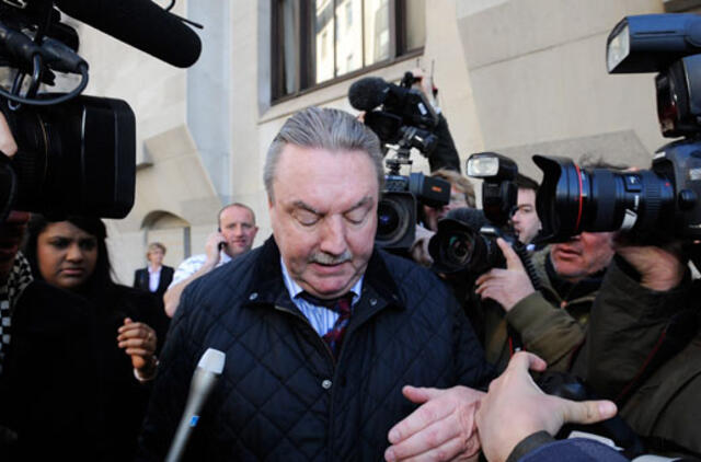 Britų verslininkas, pardavinėjęs falsifikuotus minų ieškiklius, nuteistas 10 metų kalėti