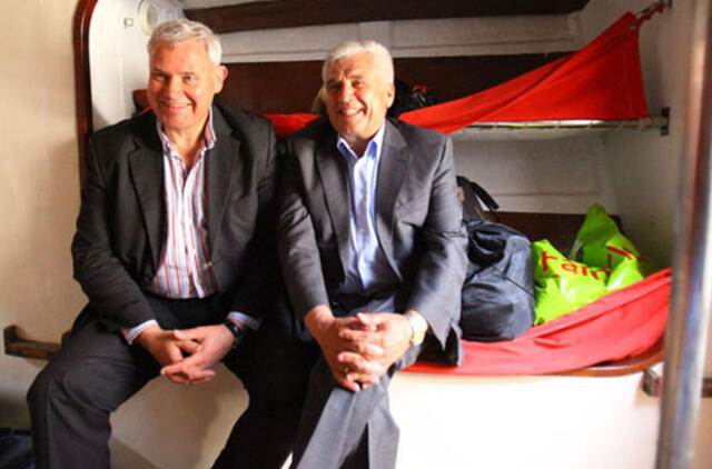 Bulvaras: Kuris kurį perspjaus