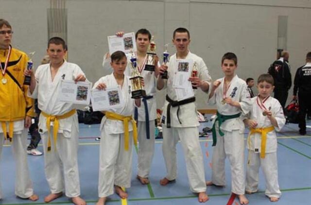 Iš Šveicarijos - su laurais